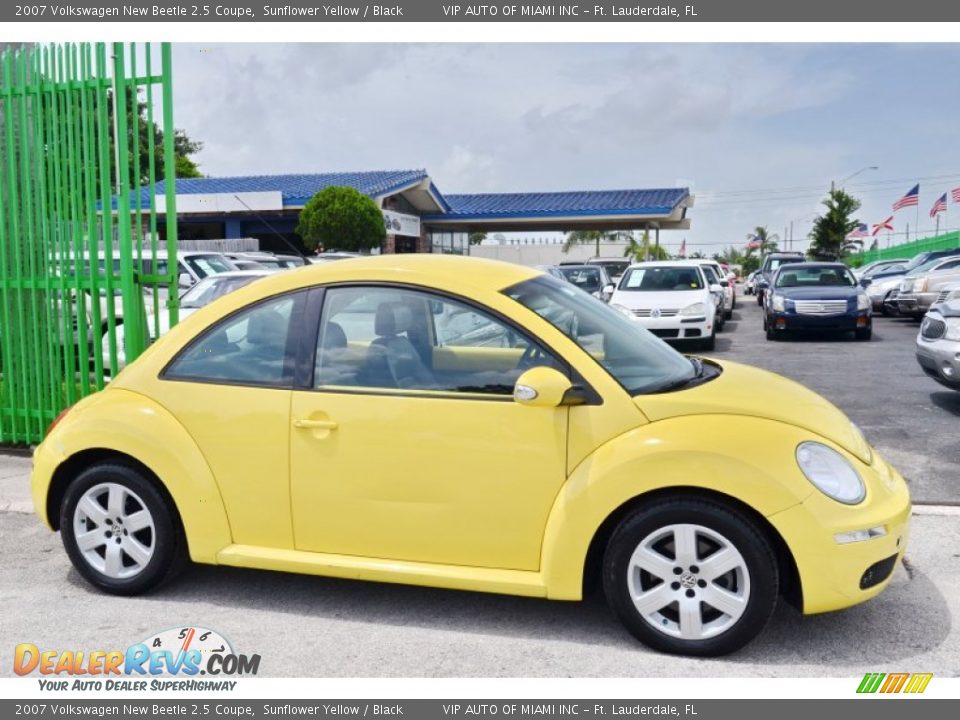 2007 Volkswagen New Beetle 2.5 Coupe Sunflower Yellow / Black Photo #33