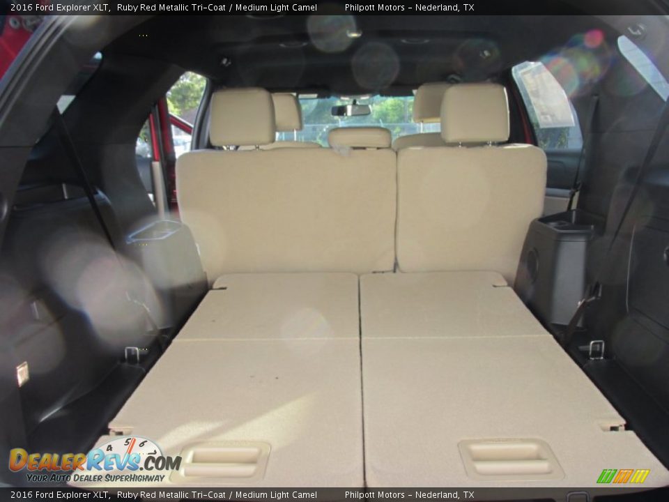 2016 Ford Explorer XLT Ruby Red Metallic Tri-Coat / Medium Light Camel Photo #18