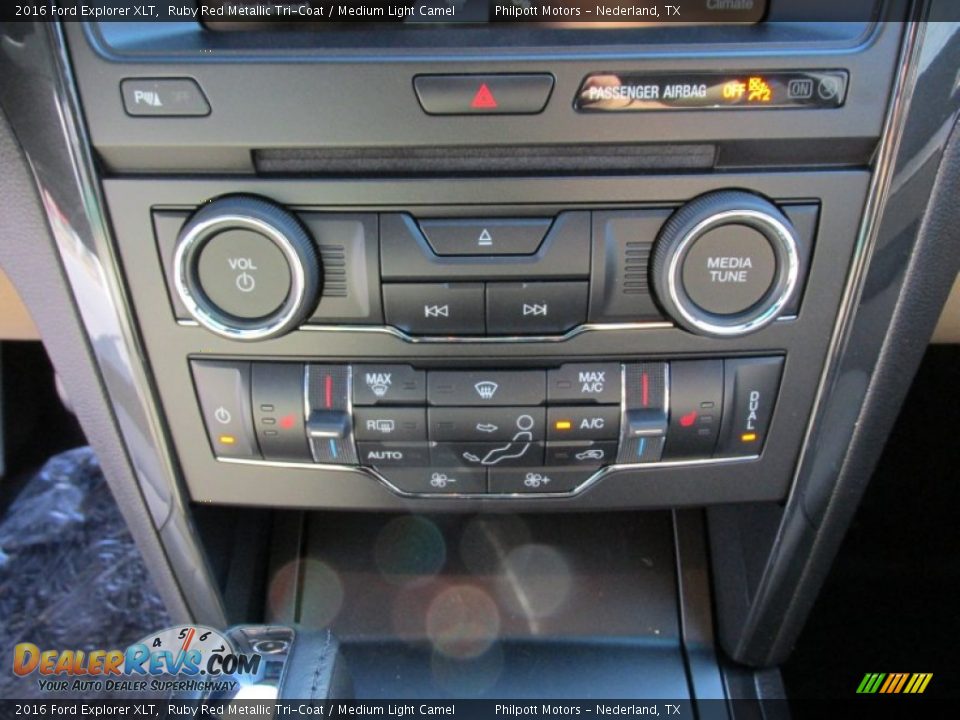 2016 Ford Explorer XLT Ruby Red Metallic Tri-Coat / Medium Light Camel Photo #29