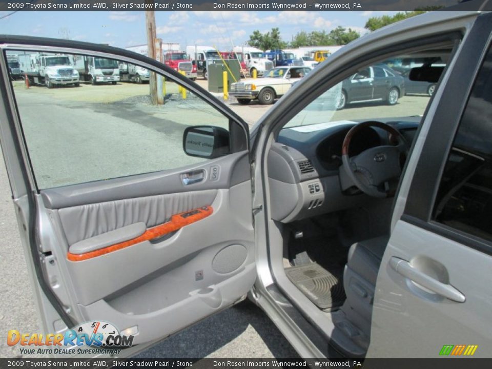 2009 Toyota Sienna Limited AWD Silver Shadow Pearl / Stone Photo #19