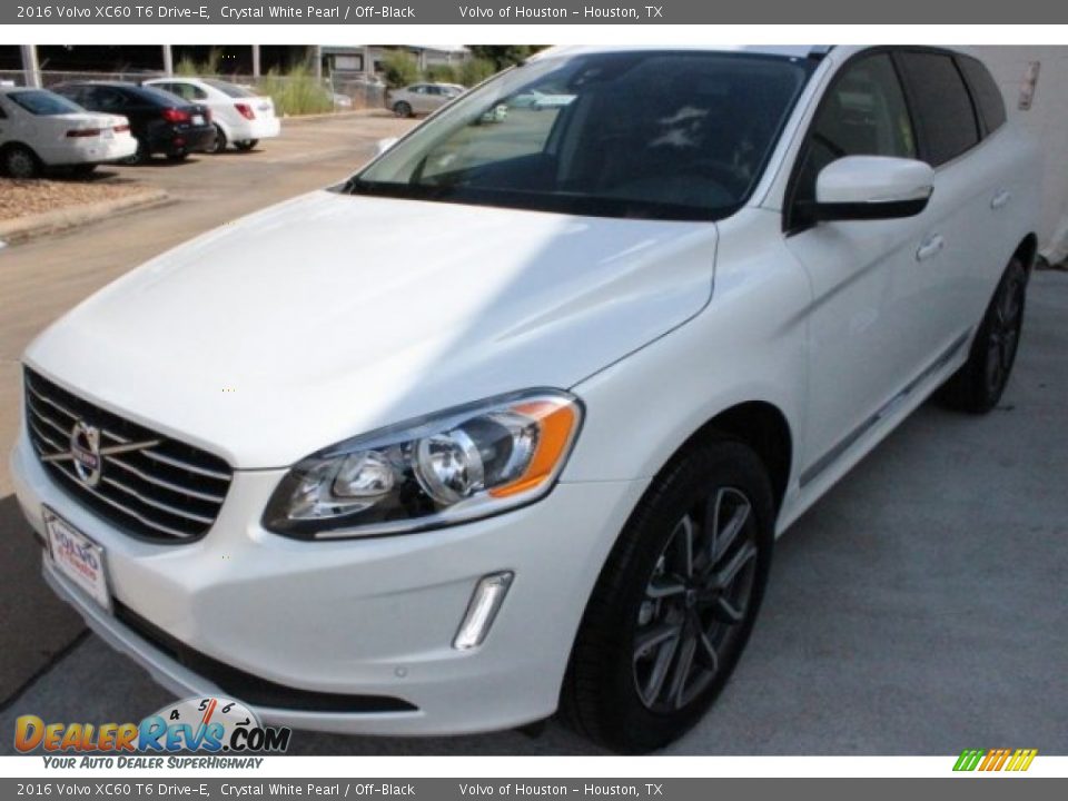 2016 Volvo XC60 T6 Drive-E Crystal White Pearl / Off-Black Photo #3