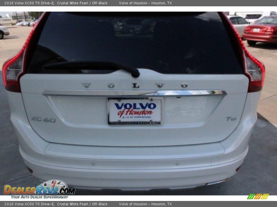 2016 Volvo XC60 T6 Drive-E Crystal White Pearl / Off-Black Photo #7