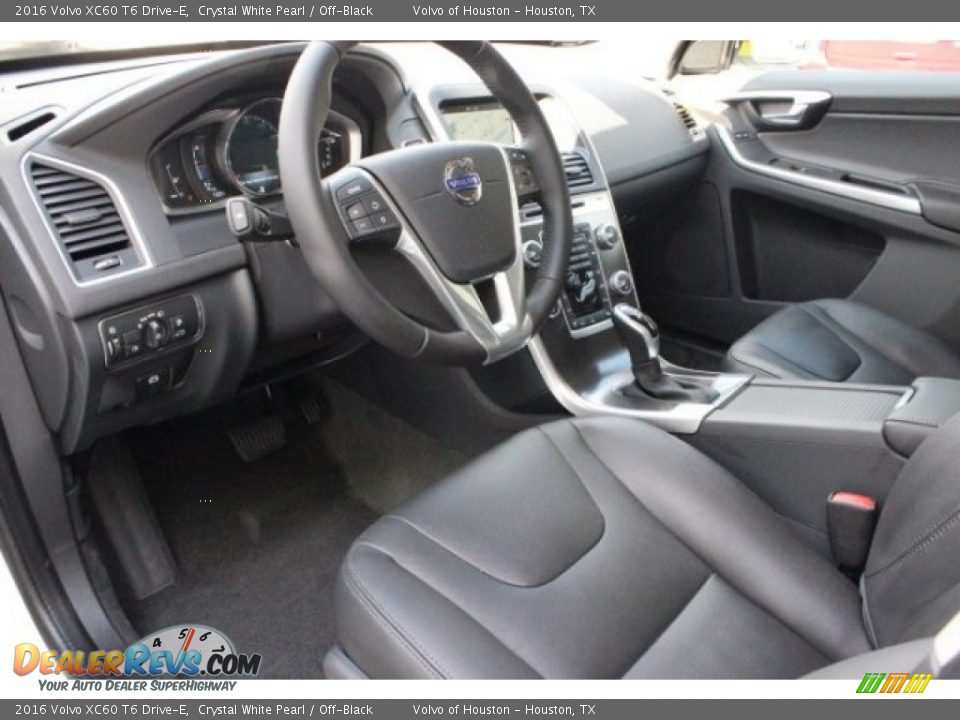 2016 Volvo XC60 T6 Drive-E Crystal White Pearl / Off-Black Photo #11