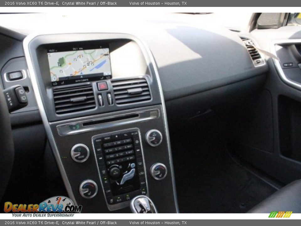 2016 Volvo XC60 T6 Drive-E Crystal White Pearl / Off-Black Photo #13