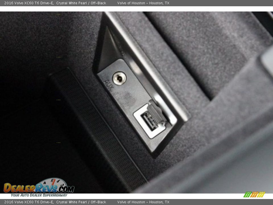 2016 Volvo XC60 T6 Drive-E Crystal White Pearl / Off-Black Photo #22