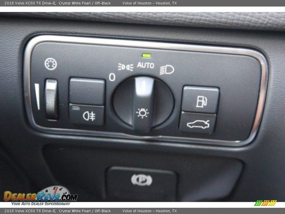 2016 Volvo XC60 T6 Drive-E Crystal White Pearl / Off-Black Photo #25