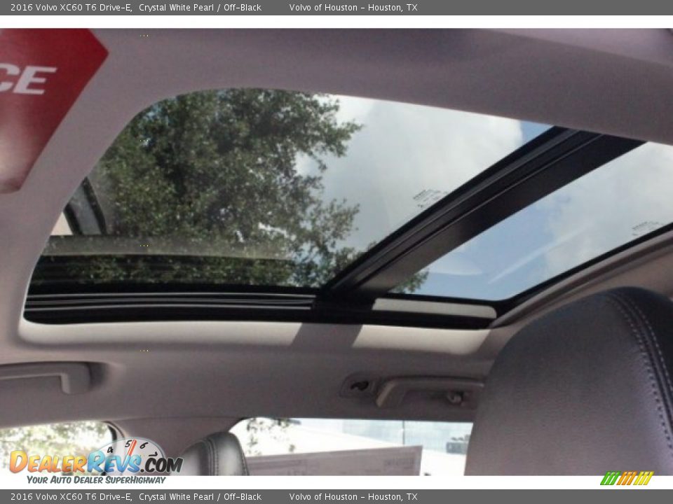 2016 Volvo XC60 T6 Drive-E Crystal White Pearl / Off-Black Photo #26