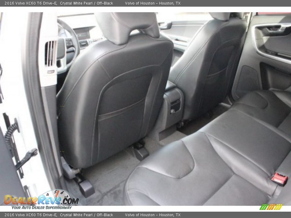 2016 Volvo XC60 T6 Drive-E Crystal White Pearl / Off-Black Photo #28