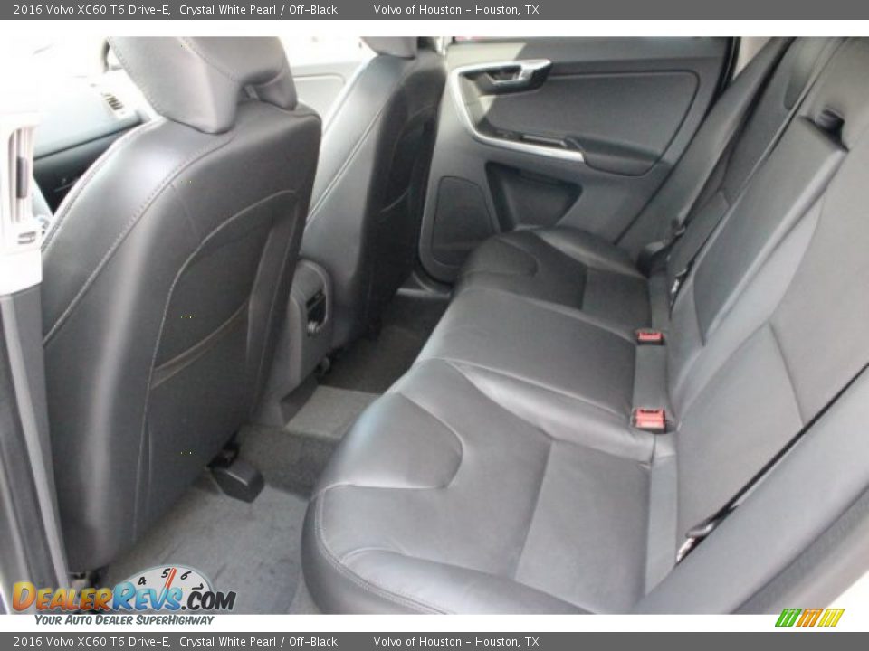 2016 Volvo XC60 T6 Drive-E Crystal White Pearl / Off-Black Photo #29