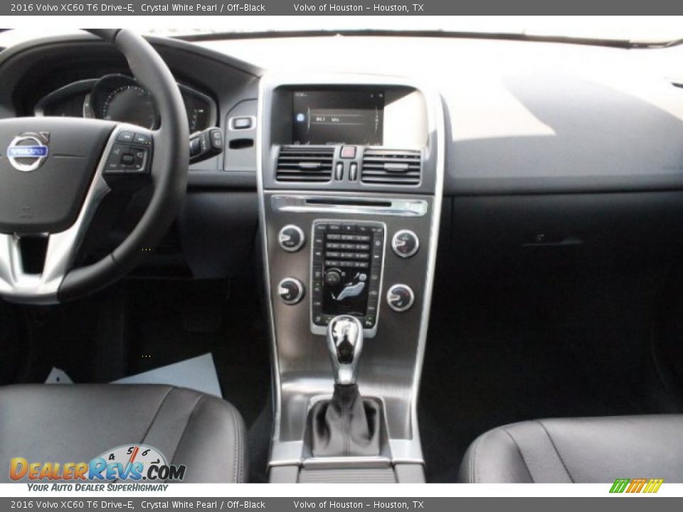 2016 Volvo XC60 T6 Drive-E Crystal White Pearl / Off-Black Photo #30