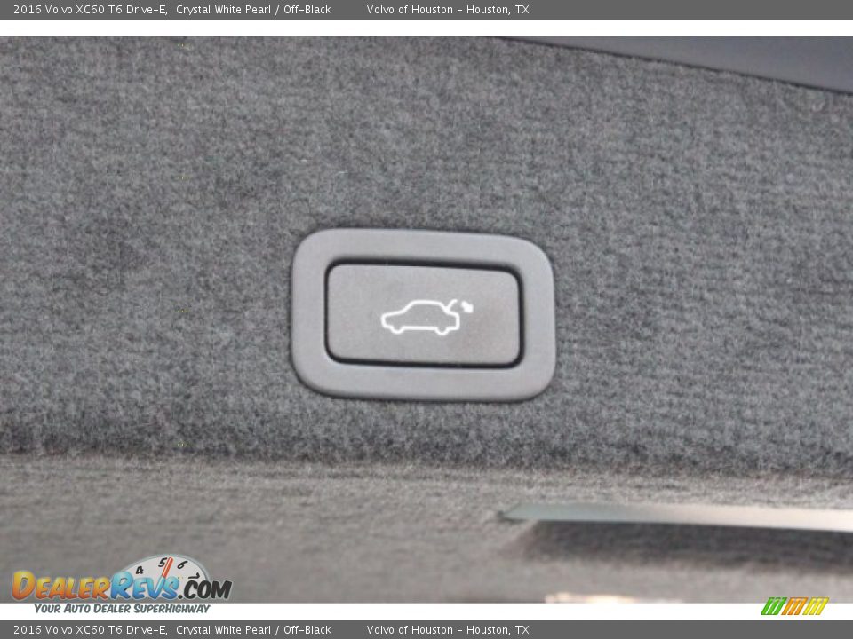 2016 Volvo XC60 T6 Drive-E Crystal White Pearl / Off-Black Photo #33