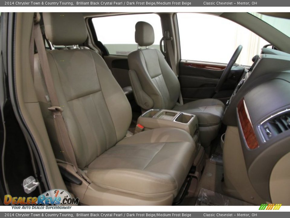 2014 Chrysler Town & Country Touring Brilliant Black Crystal Pearl / Dark Frost Beige/Medium Frost Beige Photo #11