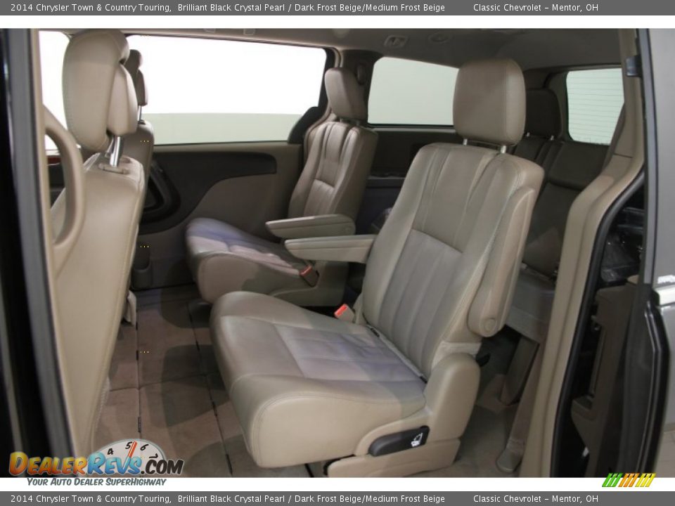 2014 Chrysler Town & Country Touring Brilliant Black Crystal Pearl / Dark Frost Beige/Medium Frost Beige Photo #12
