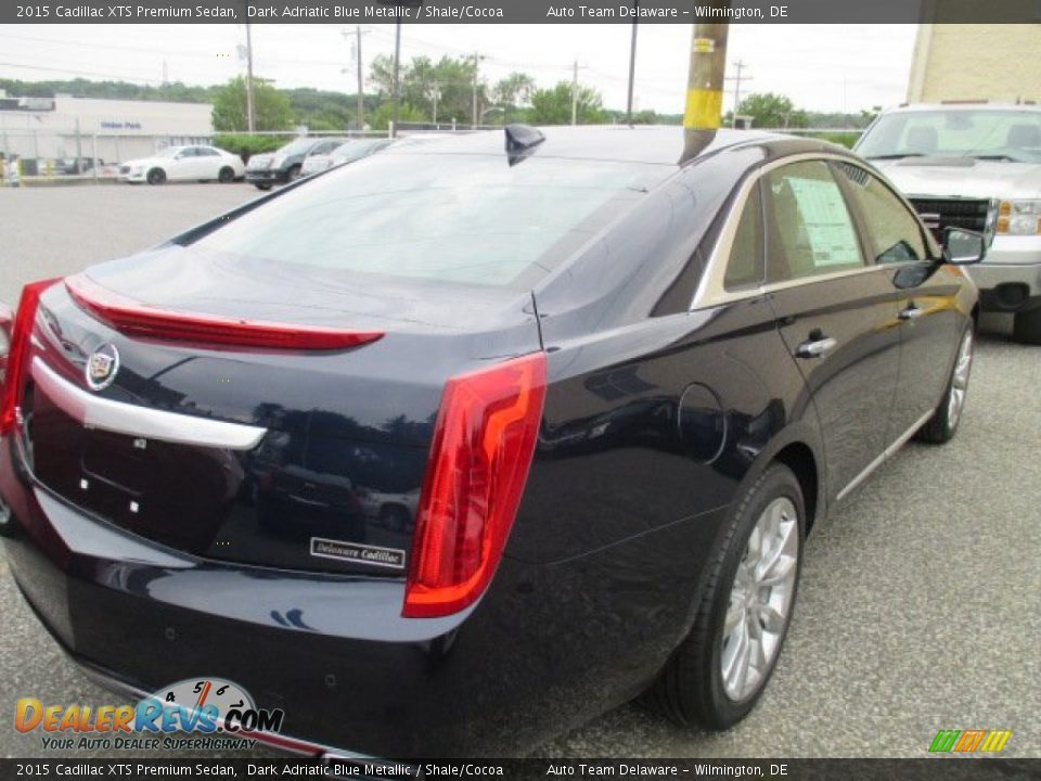 2015 Cadillac XTS Premium Sedan Dark Adriatic Blue Metallic / Shale/Cocoa Photo #3