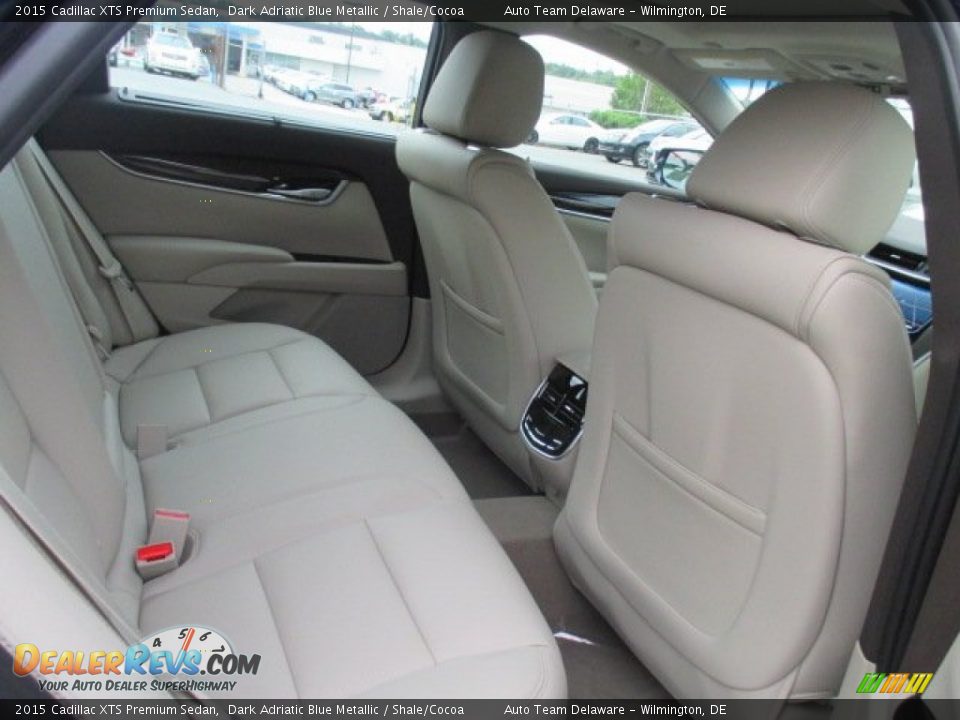 2015 Cadillac XTS Premium Sedan Dark Adriatic Blue Metallic / Shale/Cocoa Photo #12