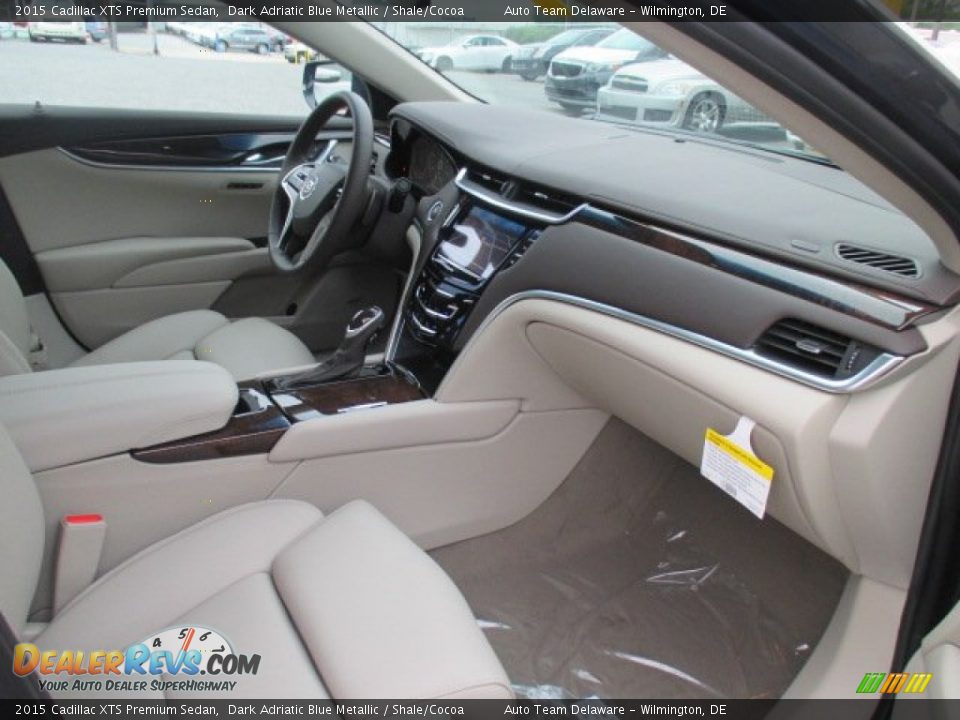 2015 Cadillac XTS Premium Sedan Dark Adriatic Blue Metallic / Shale/Cocoa Photo #13