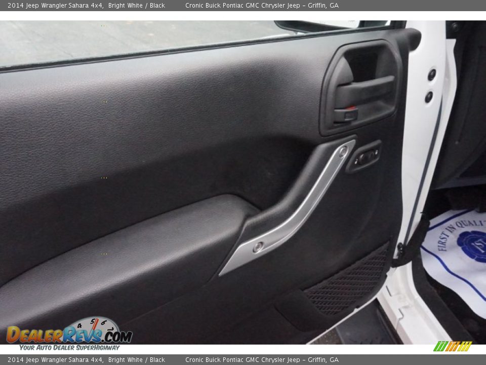 2014 Jeep Wrangler Sahara 4x4 Bright White / Black Photo #12