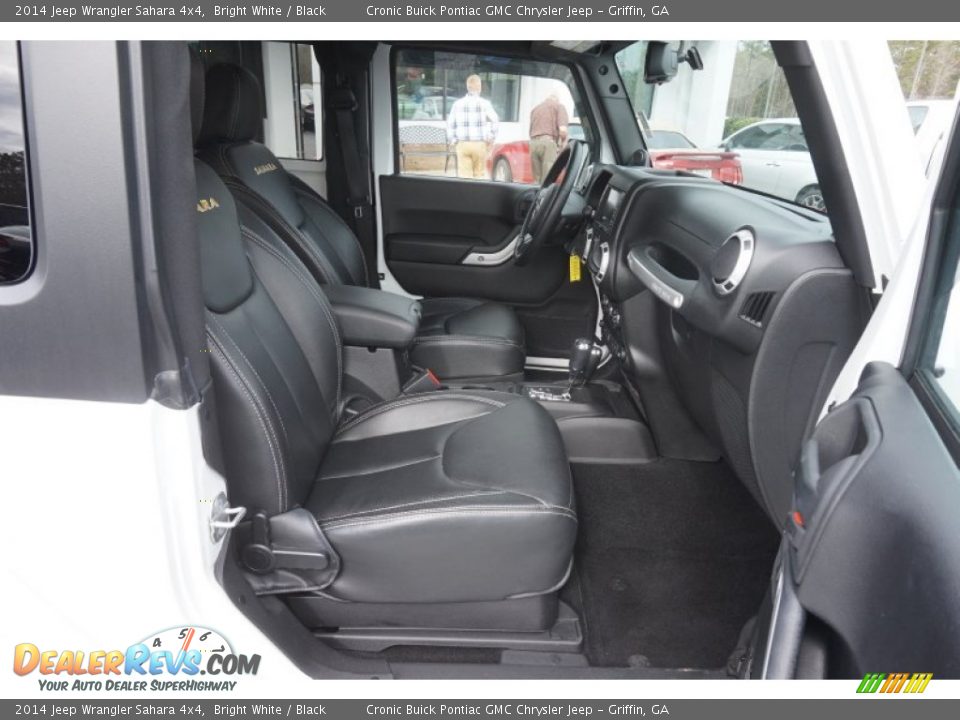 2014 Jeep Wrangler Sahara 4x4 Bright White / Black Photo #16