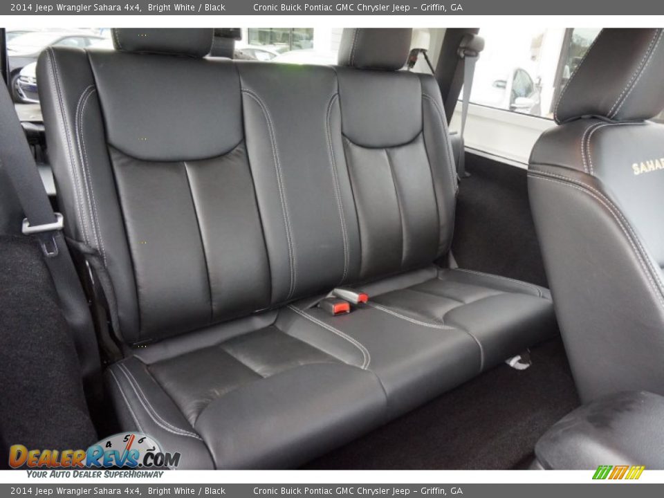 2014 Jeep Wrangler Sahara 4x4 Bright White / Black Photo #17