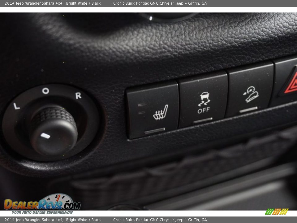 2014 Jeep Wrangler Sahara 4x4 Bright White / Black Photo #21