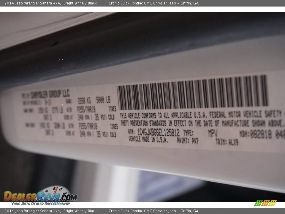 2014 Jeep Wrangler Sahara 4x4 Bright White / Black Photo #22