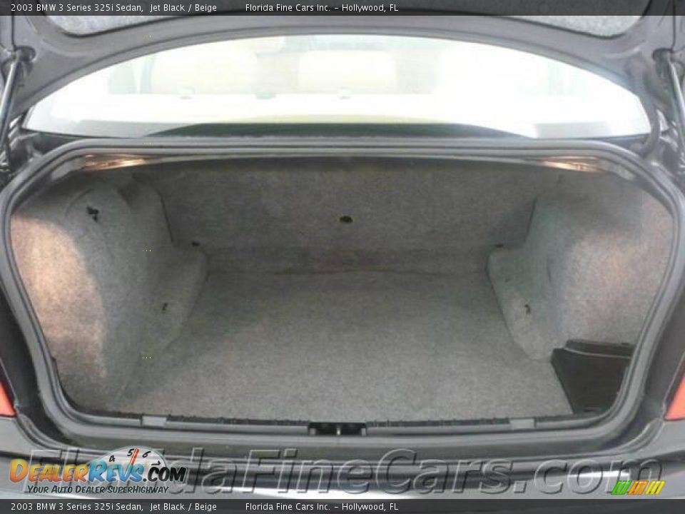 2003 BMW 3 Series 325i Sedan Jet Black / Beige Photo #9