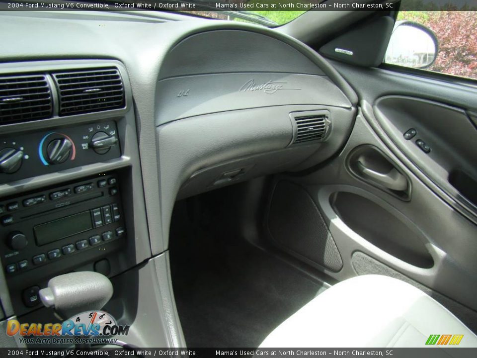 2004 Ford Mustang V6 Convertible Oxford White / Oxford White Photo #14