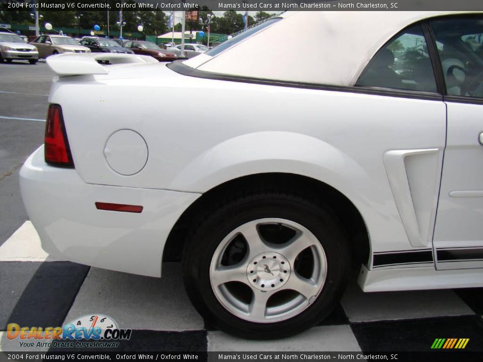 2004 Ford Mustang V6 Convertible Oxford White / Oxford White Photo #23