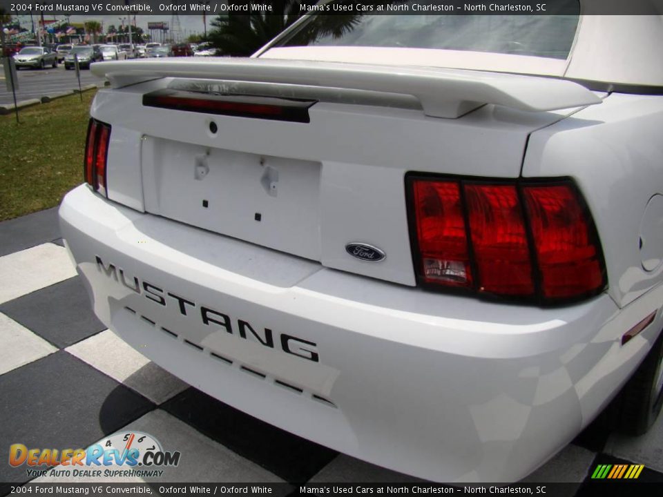 2004 Ford Mustang V6 Convertible Oxford White / Oxford White Photo #25