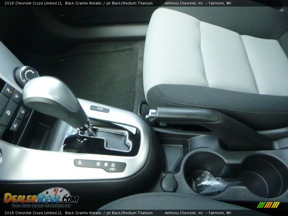 2016 Chevrolet Cruze Limited LS Black Granite Metallic / Jet Black/Medium Titanium Photo #19