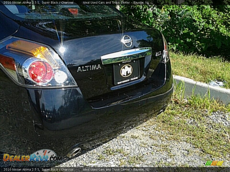 2010 Nissan Altima 2.5 S Super Black / Charcoal Photo #9