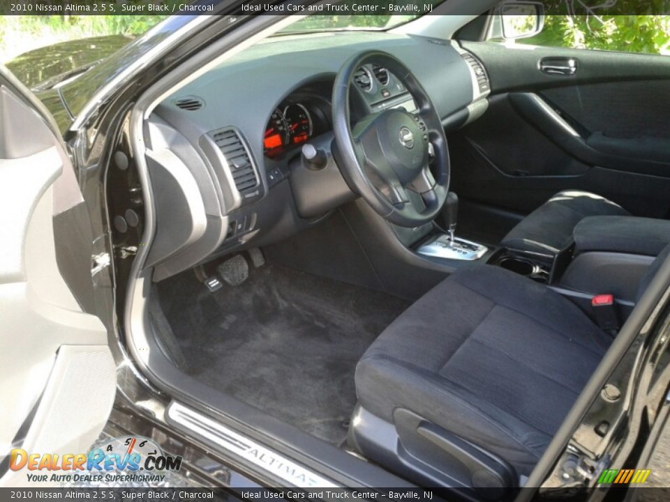 2010 Nissan Altima 2.5 S Super Black / Charcoal Photo #13