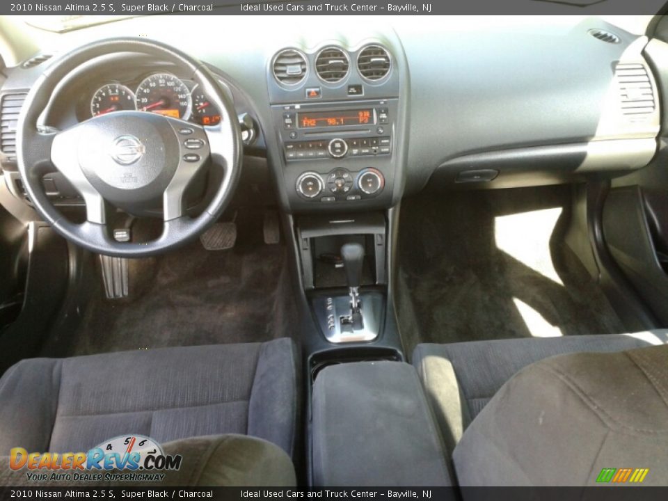 2010 Nissan Altima 2.5 S Super Black / Charcoal Photo #17