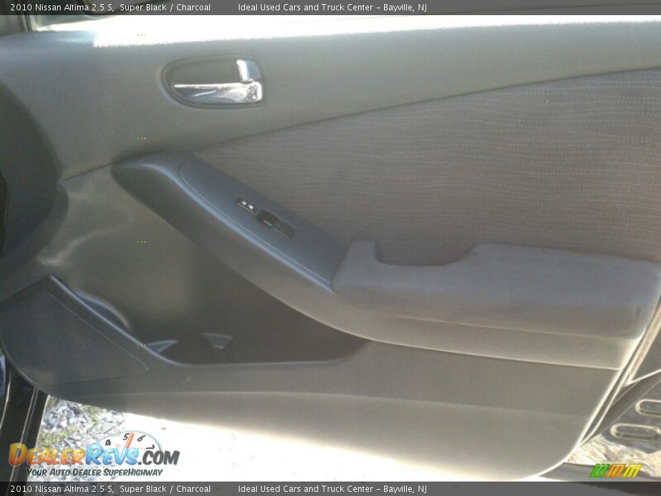 2010 Nissan Altima 2.5 S Super Black / Charcoal Photo #20