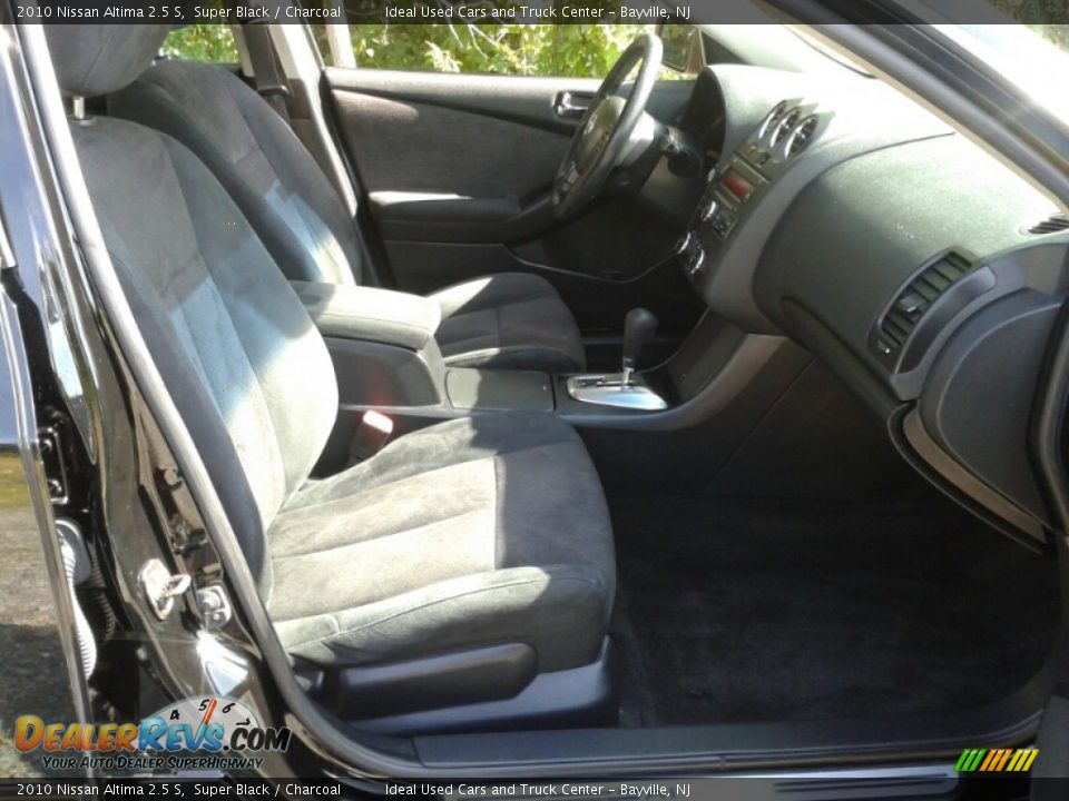 2010 Nissan Altima 2.5 S Super Black / Charcoal Photo #22