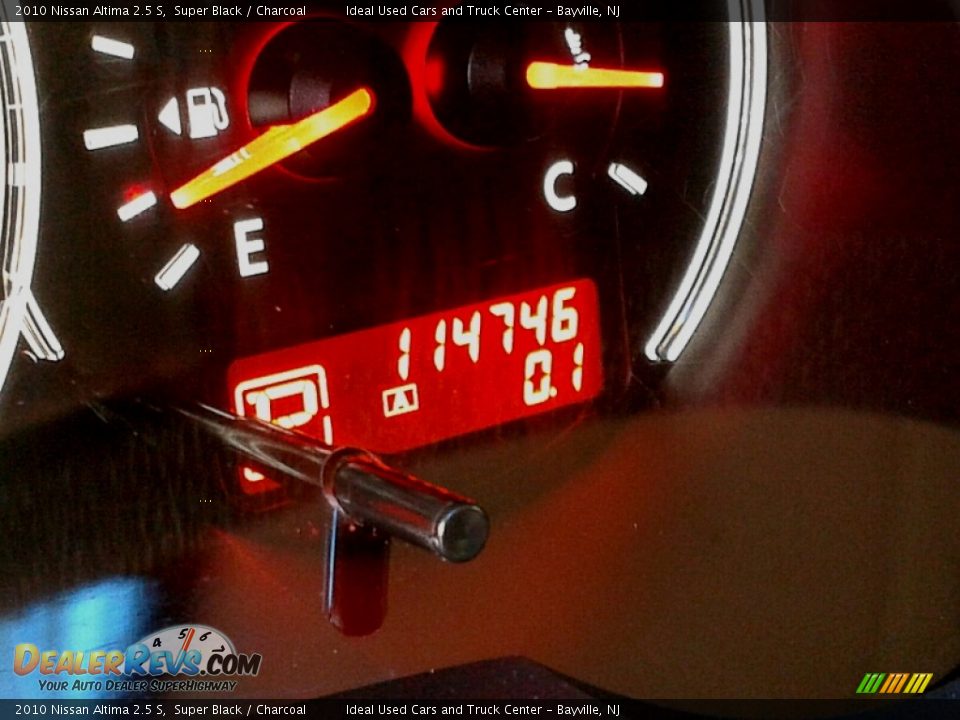 2010 Nissan Altima 2.5 S Super Black / Charcoal Photo #30