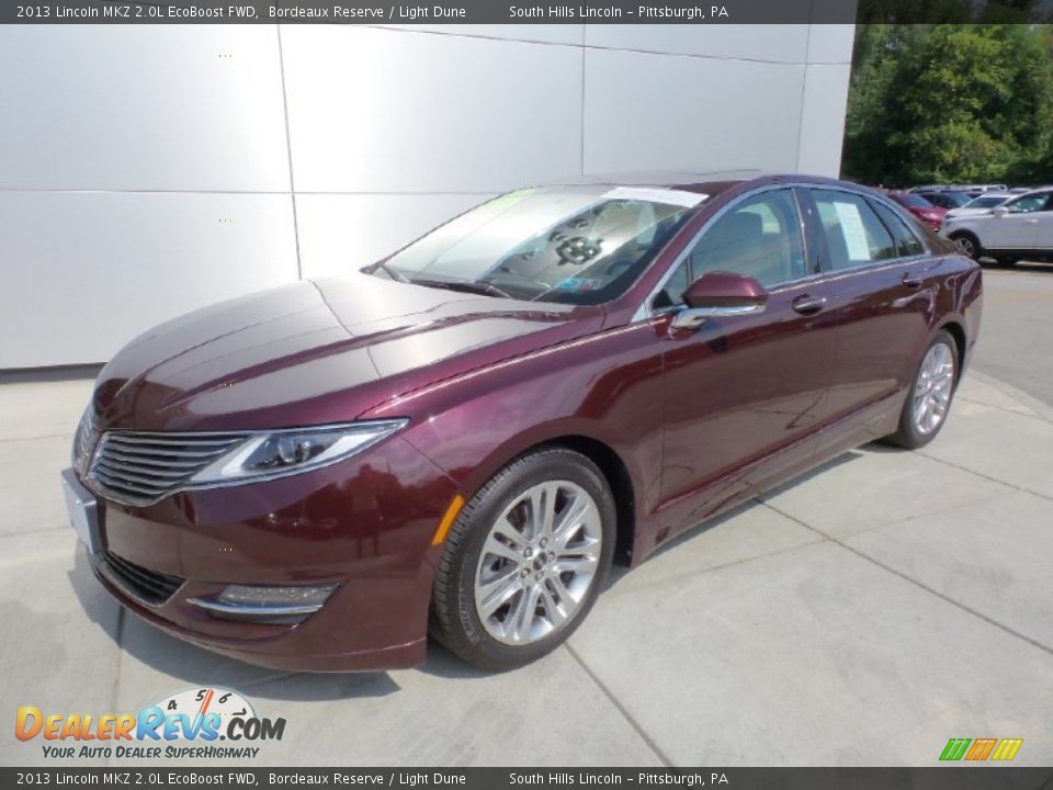 Front 3/4 View of 2013 Lincoln MKZ 2.0L EcoBoost FWD Photo #13