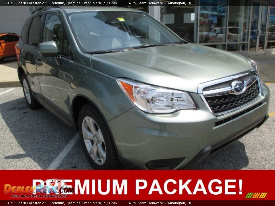 2015 Subaru Forester 2.5i Premium Jasmine Green Metallic / Gray Photo #1
