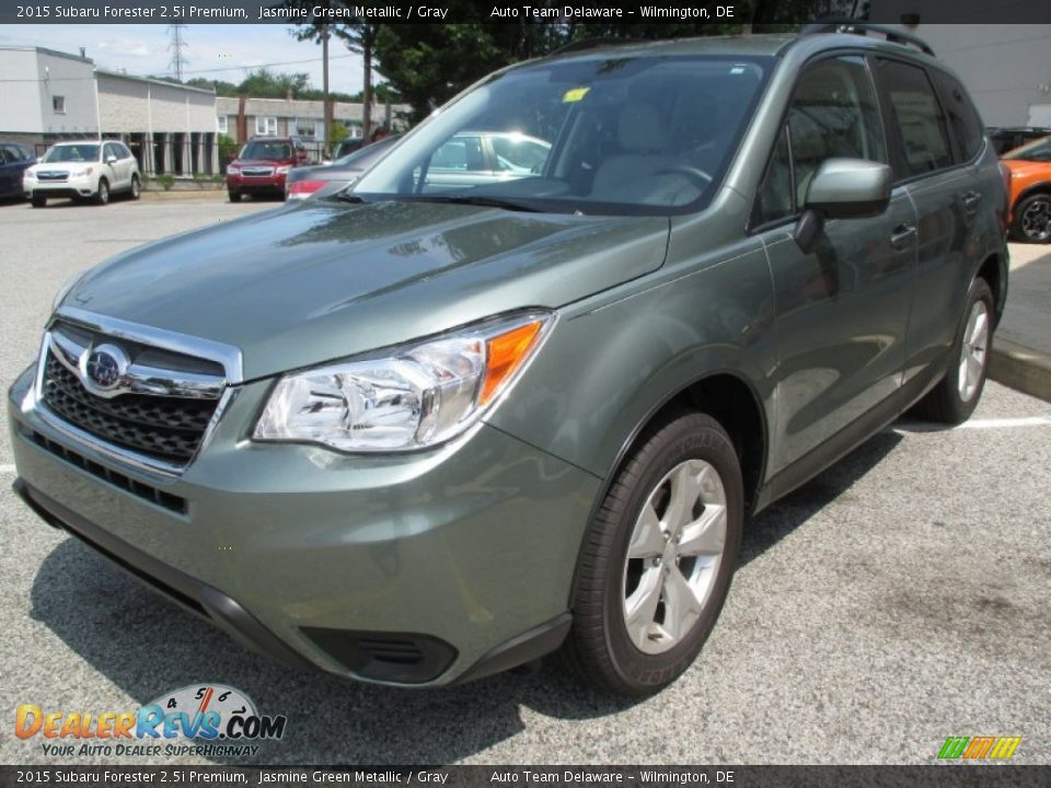 2015 Subaru Forester 2.5i Premium Jasmine Green Metallic / Gray Photo #3