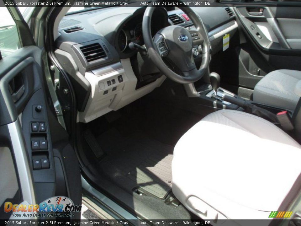 2015 Subaru Forester 2.5i Premium Jasmine Green Metallic / Gray Photo #8