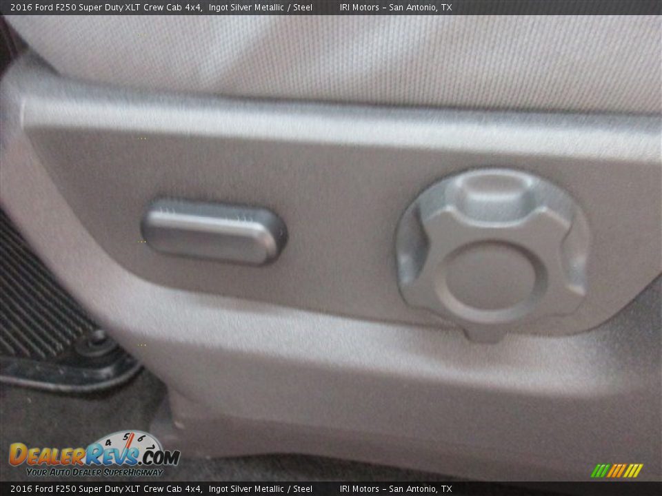 2016 Ford F250 Super Duty XLT Crew Cab 4x4 Ingot Silver Metallic / Steel Photo #15