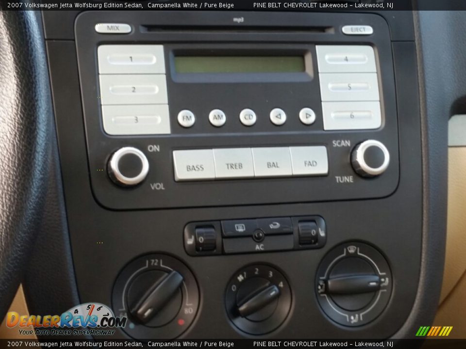 2007 Volkswagen Jetta Wolfsburg Edition Sedan Campanella White / Pure Beige Photo #16