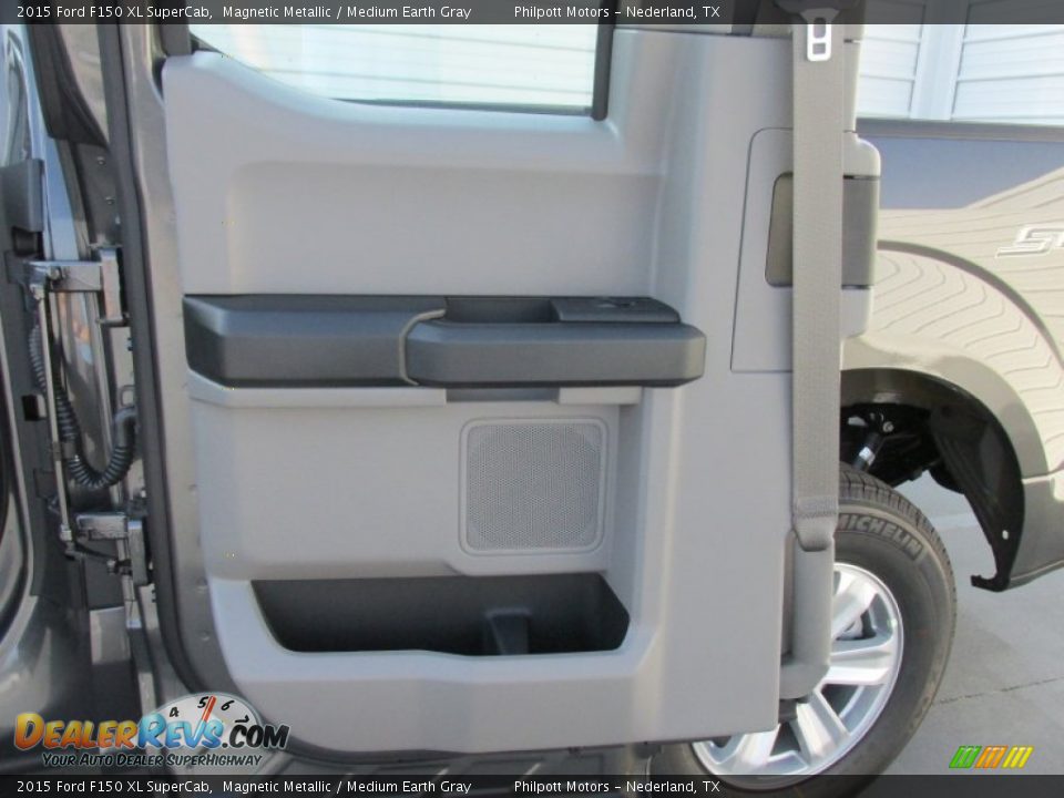 2015 Ford F150 XL SuperCab Magnetic Metallic / Medium Earth Gray Photo #18