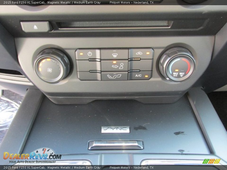 2015 Ford F150 XL SuperCab Magnetic Metallic / Medium Earth Gray Photo #28