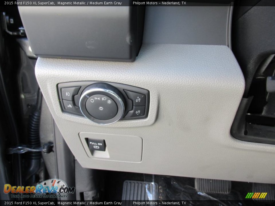 2015 Ford F150 XL SuperCab Magnetic Metallic / Medium Earth Gray Photo #31