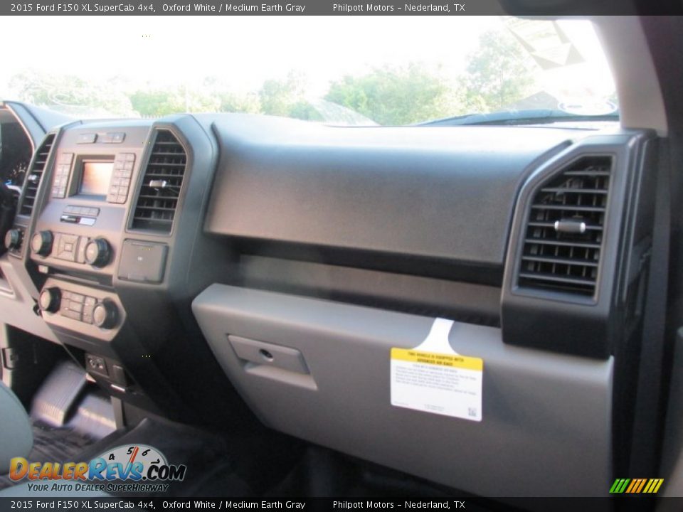 2015 Ford F150 XL SuperCab 4x4 Oxford White / Medium Earth Gray Photo #16