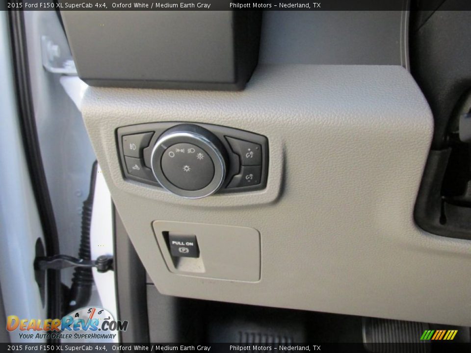 2015 Ford F150 XL SuperCab 4x4 Oxford White / Medium Earth Gray Photo #33