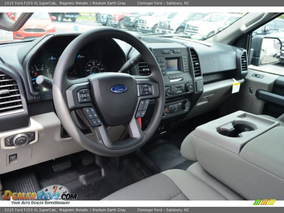 Medium Earth Gray Interior - 2015 Ford F150 XL SuperCab Photo #10
