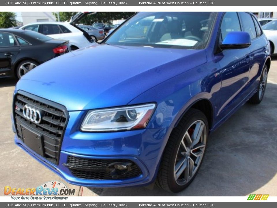 Front 3/4 View of 2016 Audi SQ5 Premium Plus 3.0 TFSI quattro Photo #3
