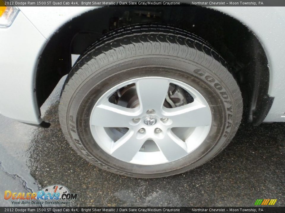 2012 Dodge Ram 1500 ST Quad Cab 4x4 Bright Silver Metallic / Dark Slate Gray/Medium Graystone Photo #11